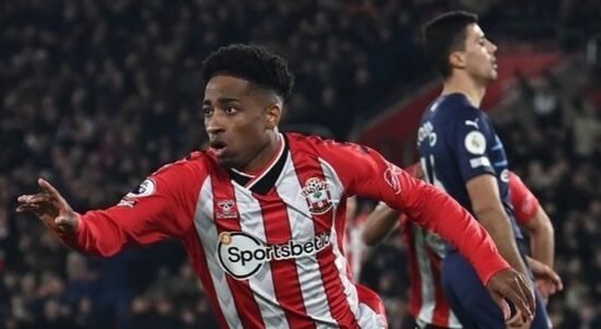Kyle Walker Peters, pencetak gol cepat untuk Southampton (FotoAFP/Glyn Kirk).