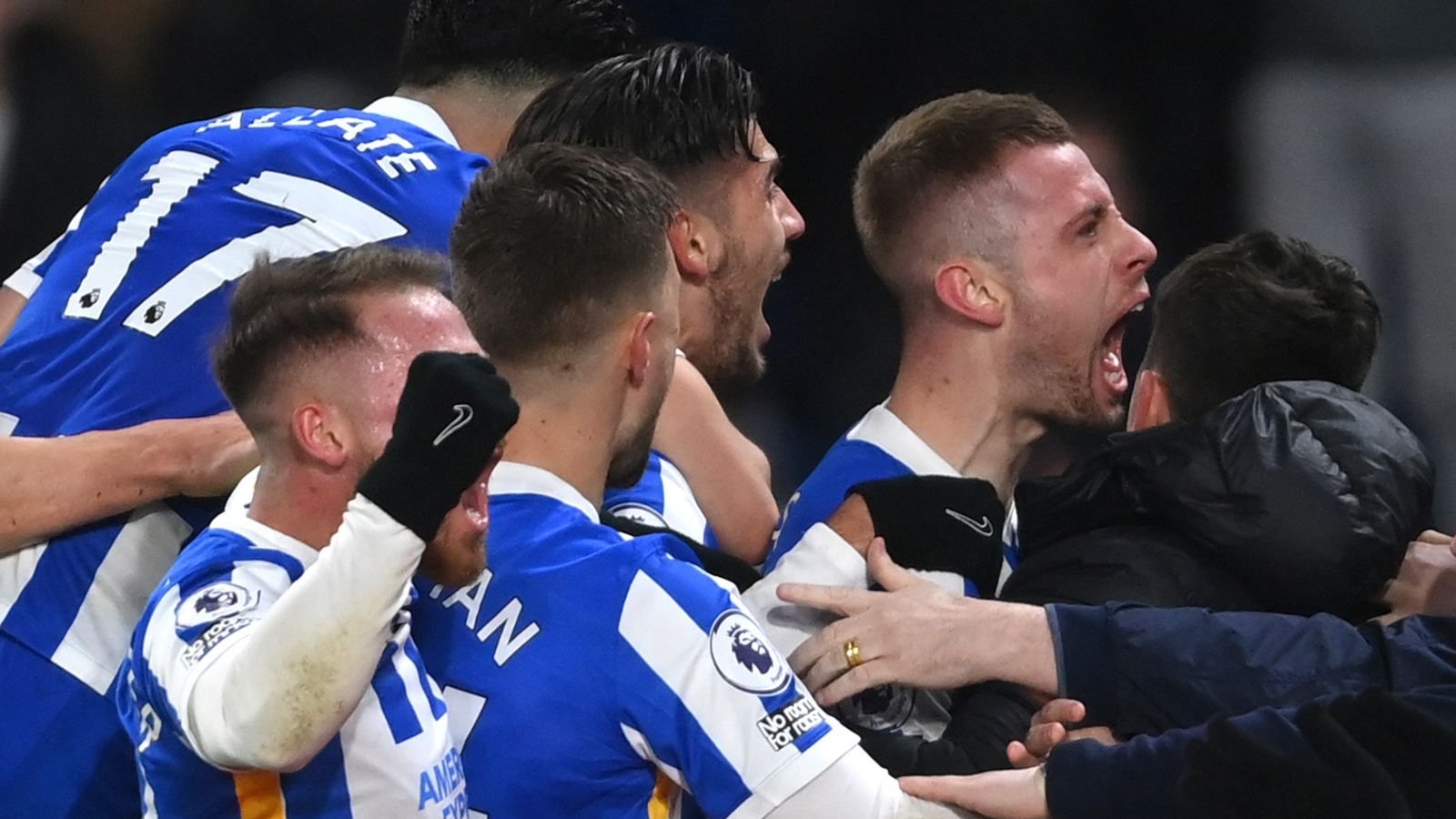 Adam Webster selebrasi gol (Foto Skysports).