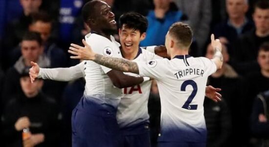 Son Heung min berselebrasi (Foto Premierleague.com).