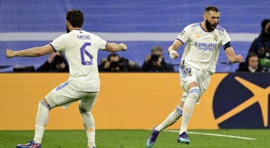 Karim Benzema, pencetak hattrick ke gawang PSG (Foto UEFA.com).