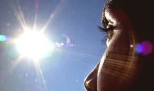 20210324125943-1-ilustrasi-sinar-matahari-003-andre-kurniawan