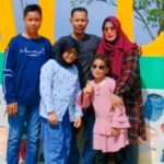 Keluargaku Keluargaku adalah surgaku