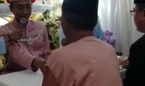 Opy, saat menjawab ijab-qobul dari calon mertuanya, Rabu (16/11/2022)