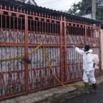 polisi-lakukan-olah-tkp-ulang-di-rumah-sekeluarga-tewas-di-kalideres-jakarta-barat-5_169