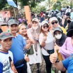Peserta gerak jalan sehat (foto Nur Terbit)