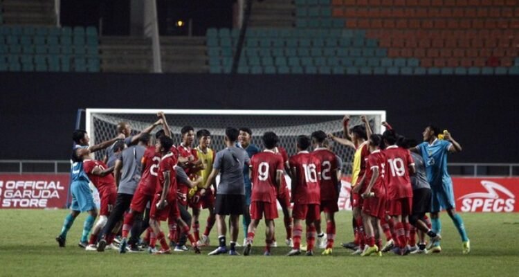Timnas Garuda Asia Antara Yulius Satri Wijaya Timnas-Garuda-Asia-Antara-Yulius-Satri-Wijaya.