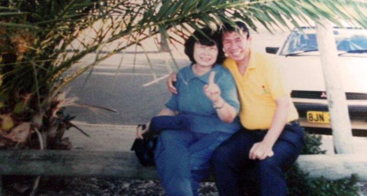 Foto Nostalgia di Pinggir Black Swan River - 2013 (Sumber FB Tjiptadinata Effendi) OK Foto Nostalgia di Pinggir Black Swan River - 2013 (Sumber: FB Tjiptadinata Effendi)