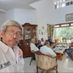 Penulis Nur Terbit di markas YPTD jelang rapat (foto dok pribadi)