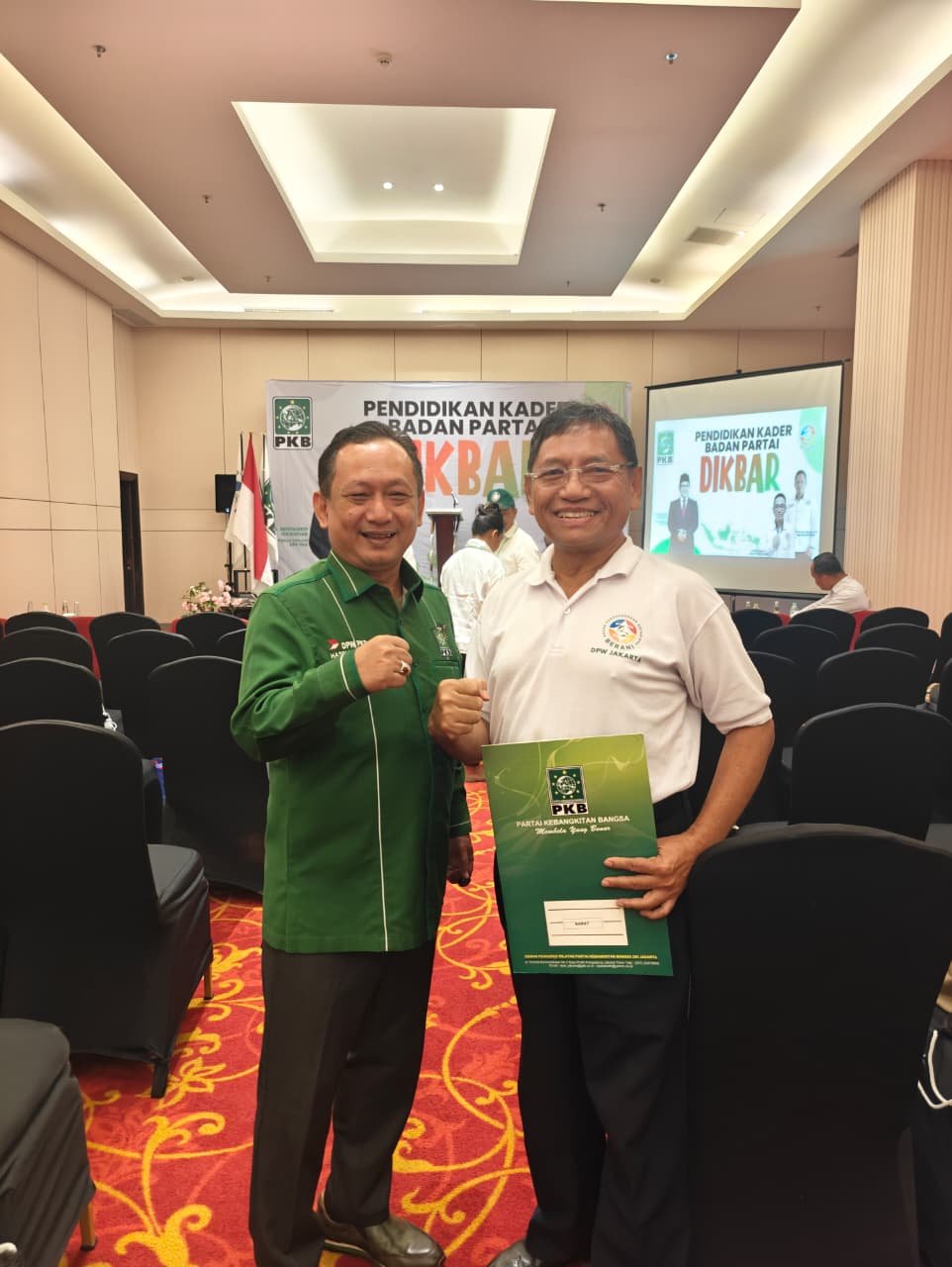 Ketua DPW PKB Jakarta H. Hasbiallah Ilyas, S.Ag (kiri) Bersama Sekretaris DPC Berani Jakarta Barat Dr. Raiders S Marpaung, MM (kanan) di Kegiatan DIKBAR DPW Berani Jakarta