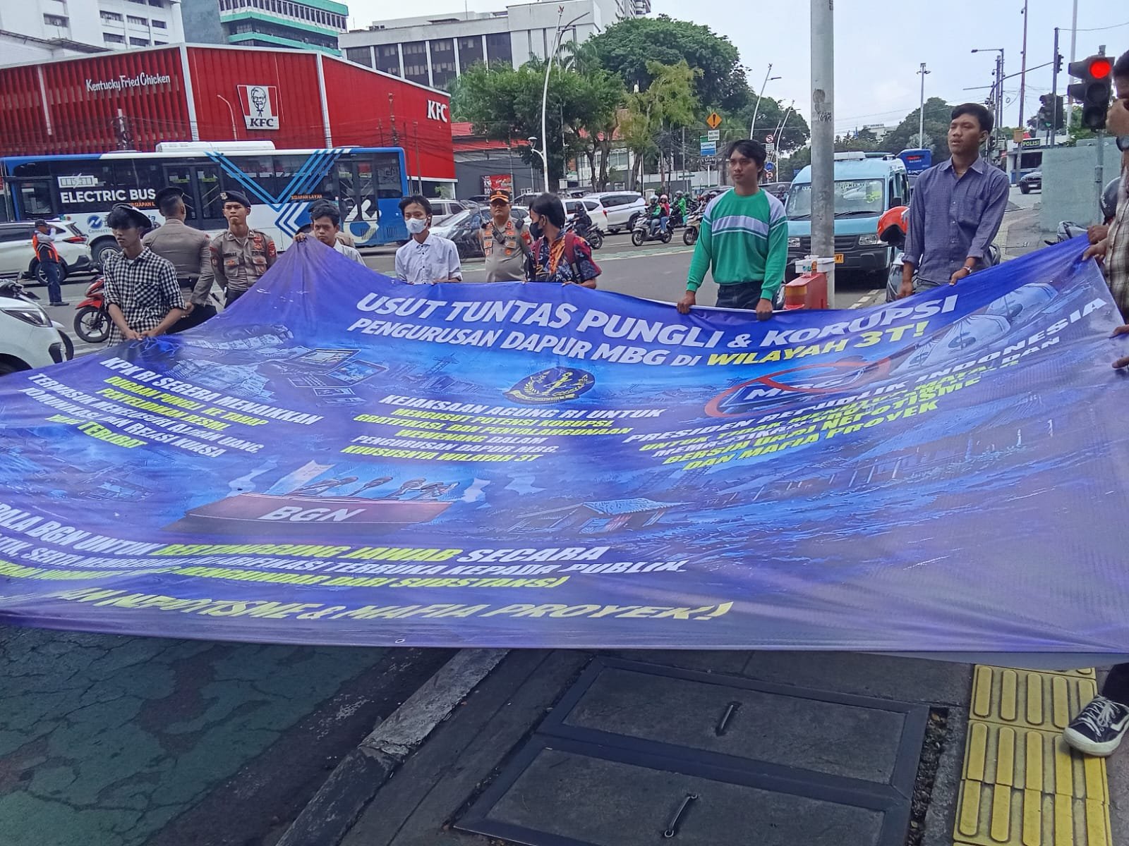Suasana Demo Aliansi Masyarakat Cinta MBG di Depan Kantor BGN (Sumber: Dokpri)