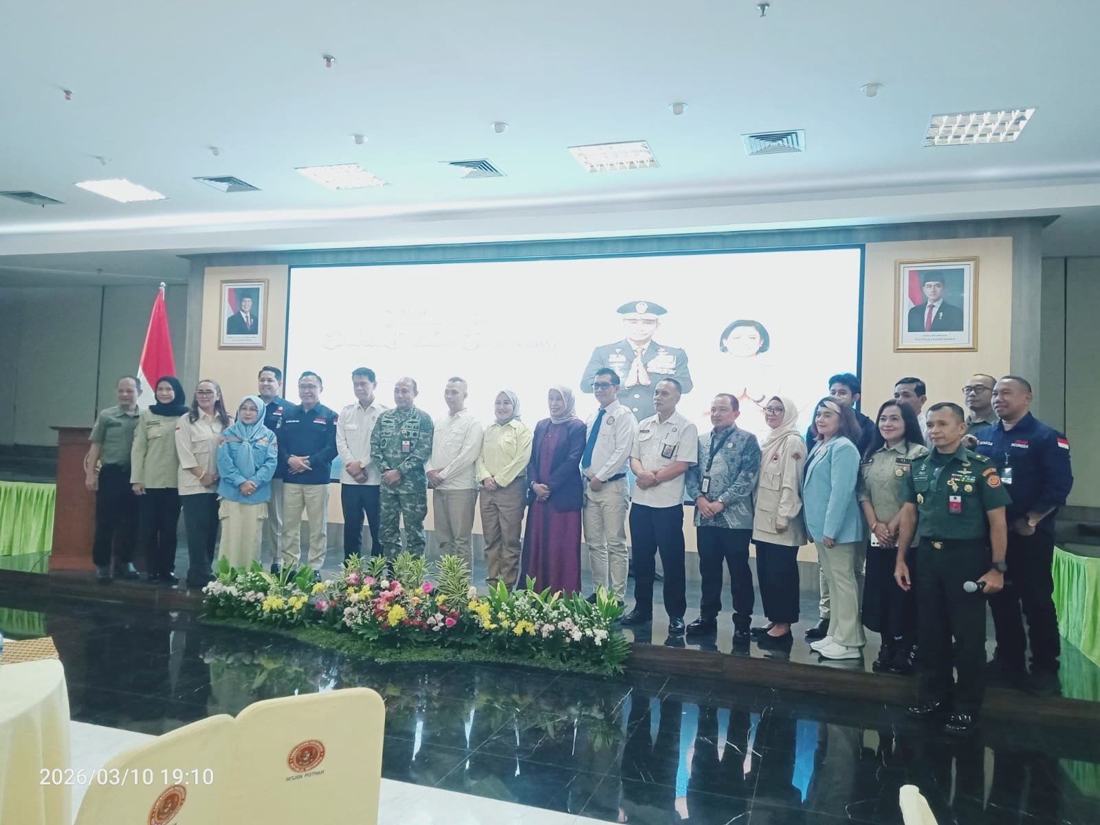 Foto bersama (Sumber: bnnet.online)