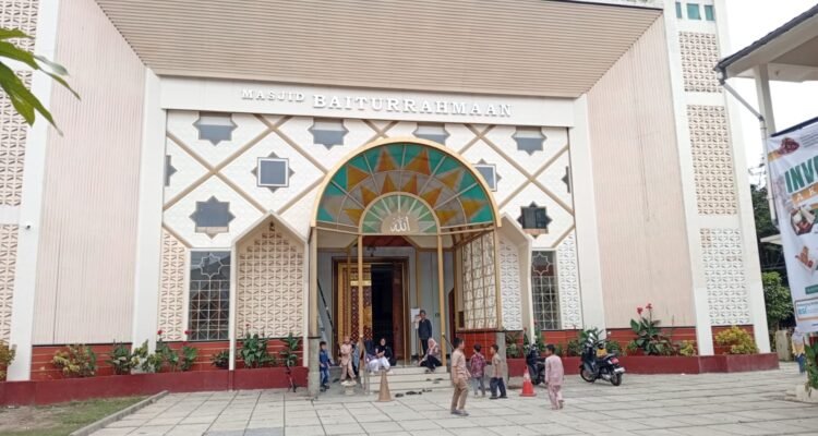 Masjid Baiturrahman Taman Kopo Indah Bandung Dokumen Pribadi Masjid Baiturrahman Taman Kopo Indah Bandung Dokumen Pribadi