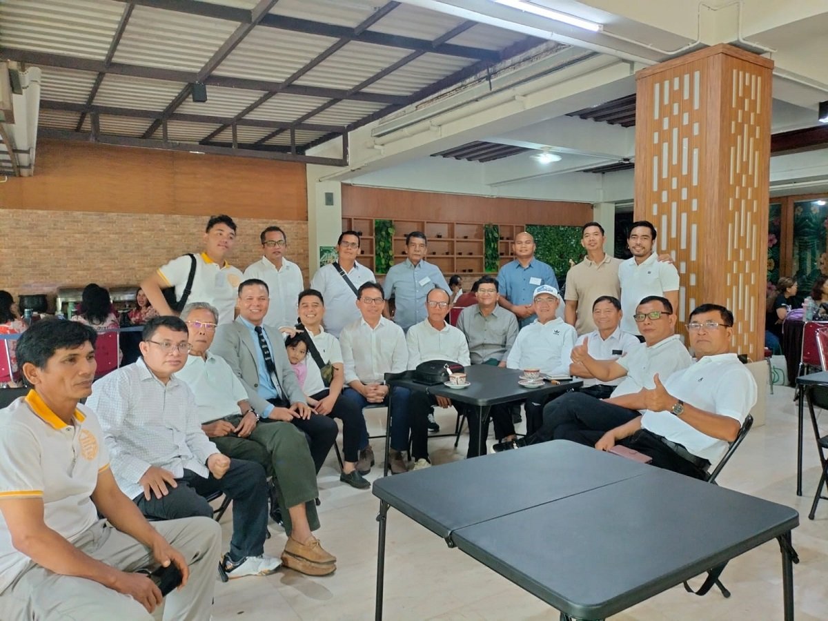 Ketum PPRMB Se-Jabodetabek/duduk no. 2 dari kanan, didampingi Ketua Pomparan Raja Nasuksuk Marpaung Se-Jabodetabek Ir. Resman Marpaung, M.Si/duduk paling kanan, dan Sekretaris Pomparan Raja Nasuksuk Marpaung Se-Jabodetabek Dr. Raiders S Marpaung, M.M/duduk no.3 dari kanan (Sumber: Dokpanitia)