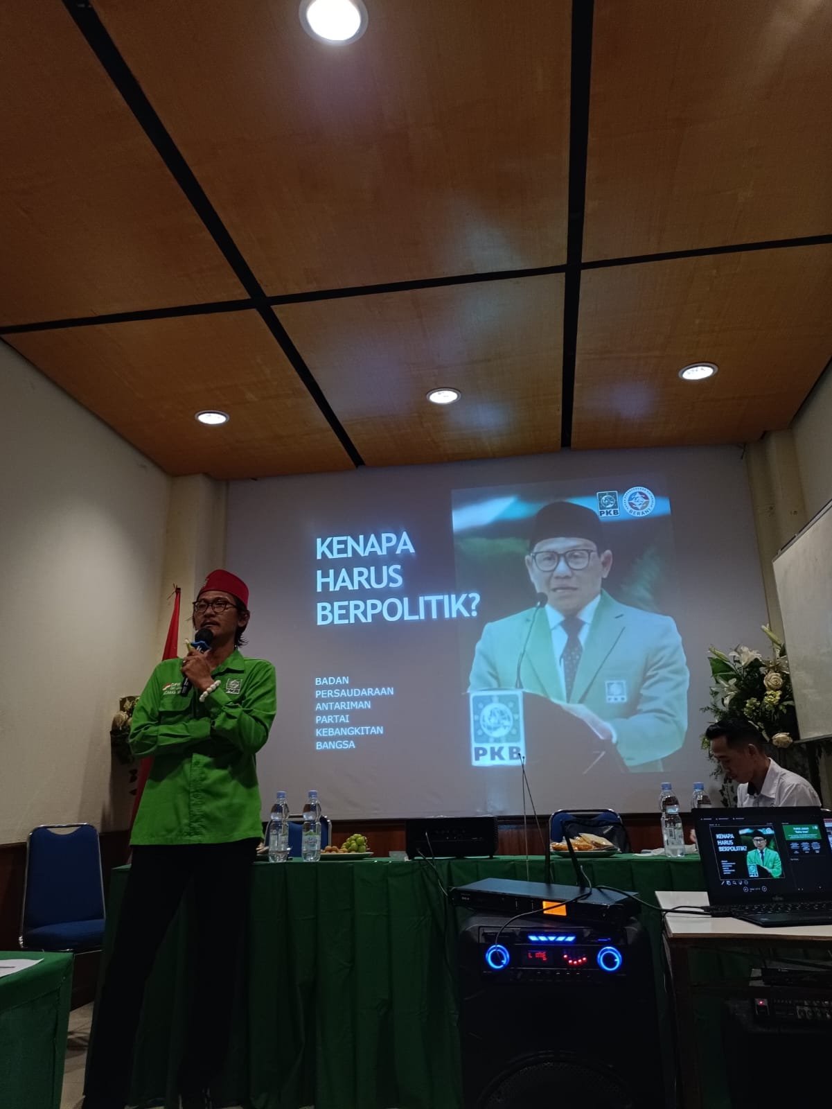 Pembicara Materi “Mengapa Harus Berpolitik”
